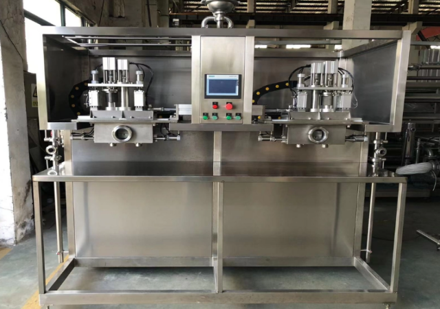 Bib Aseptic Filling Machine от Kunshan Vonfo Machinery Co., Ltd